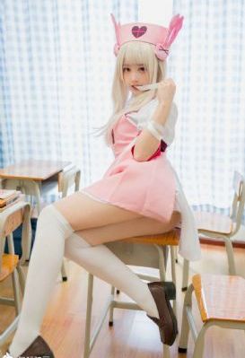笑女孩与傻男孩